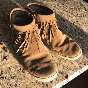 Ugg fringe boot Size 8 (39)